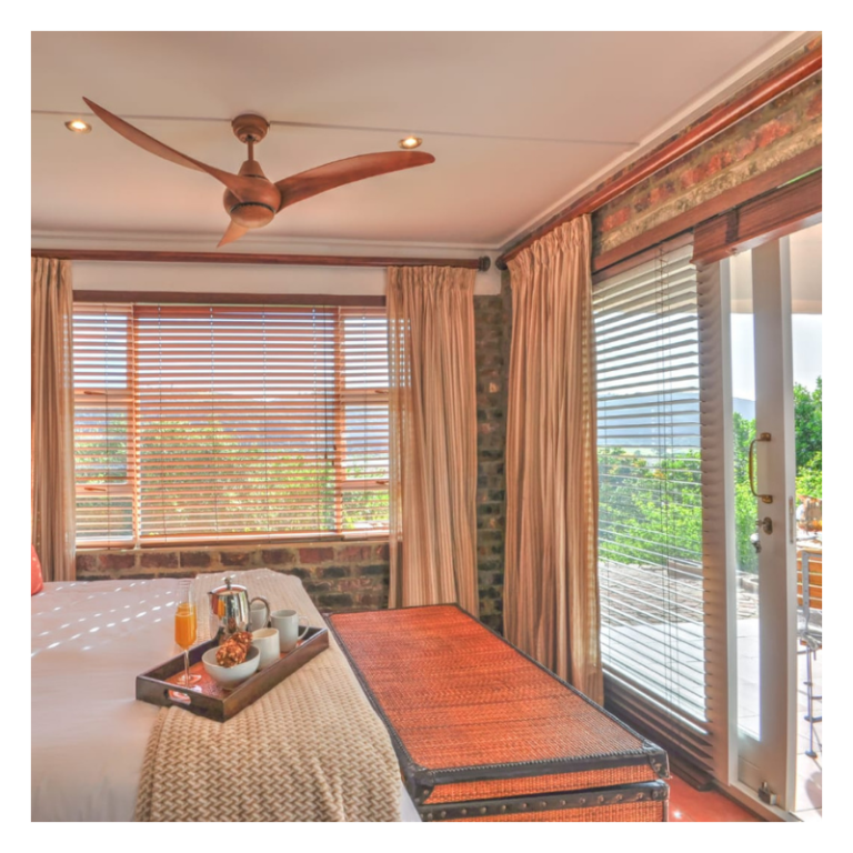 Red door cottage Bedroom
