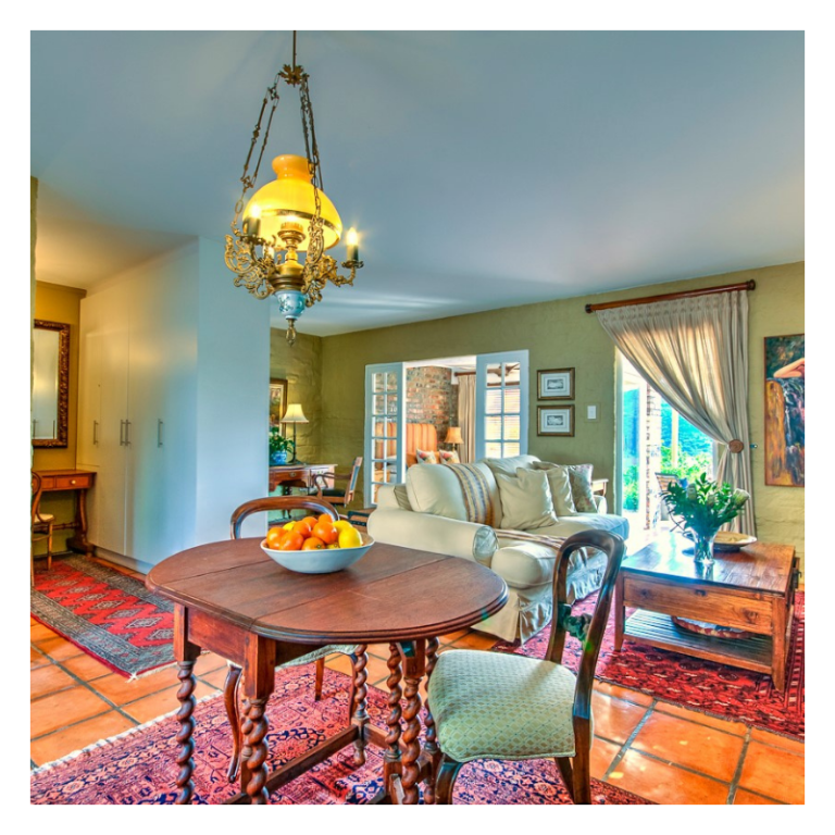 Red door cottage Lounge for two