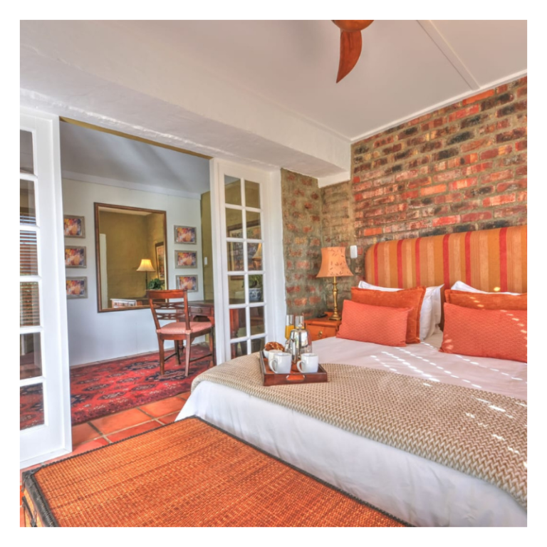 Red door cottage Main bedroom