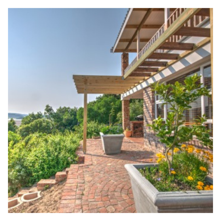 Red door cottage view Serpenitne nature reserve