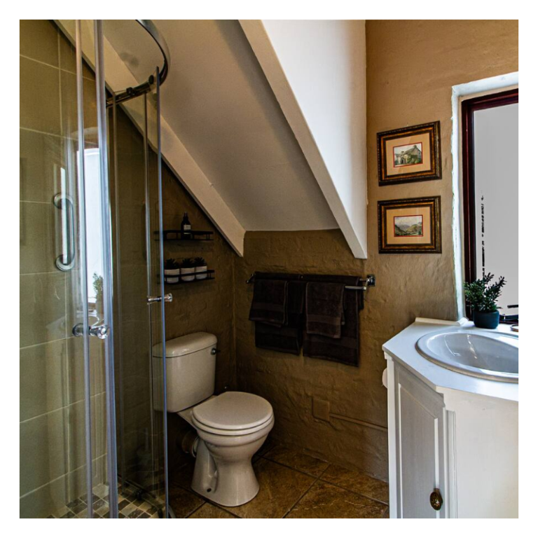 the lfot at 596 bathroom